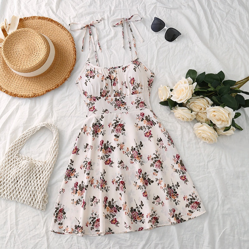 Robe à imprimé floral douce d'été