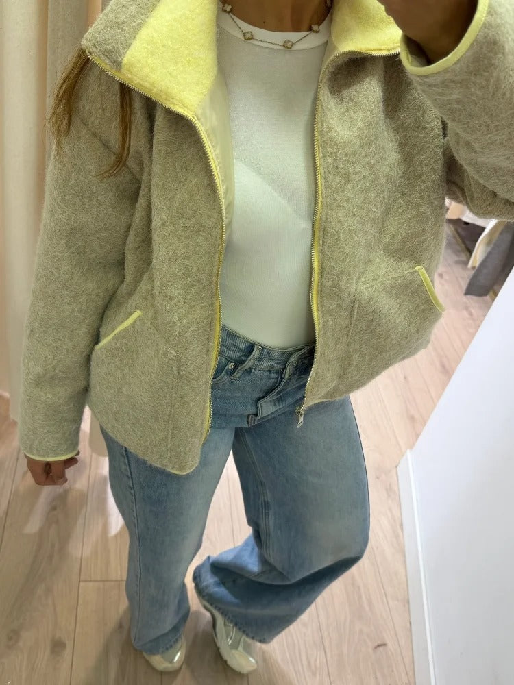Veste Polaire Beige à Liseré Jaune