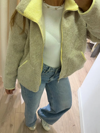 Veste Polaire Beige à Liseré Jaune